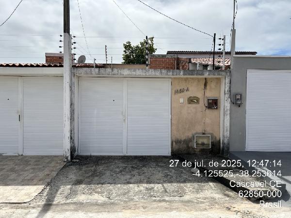 Vende-se em Cascavel-CE  Casa, 59.82 de área total, 59.82 de área privativa, 100.87 de área do terreno,  2_qto(s), a.serv, WC, 1_sala(s), cozinha, 1_vaga(s) de garagem.