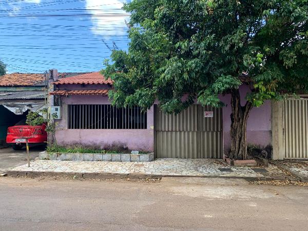 Vende-se em Altamira-PA  Casa, 161.30 de área total, 100.80 de área privativa, 274.75 de área do terreno,  2_qto(s), a.serv, WC, 2_sala(s), cozinha.