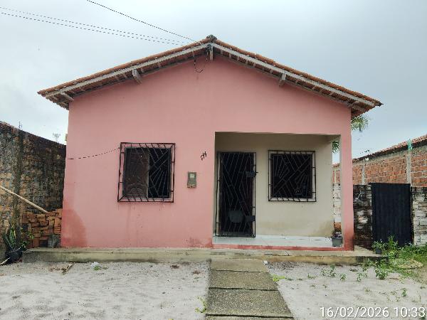 Vende-se em Braganca-PA  Casa, 50.00 de área total, 50.00 de área privativa, 200.00 de área do terreno,  2_qto(s), a.serv, WC, 1_sala(s), cozinha.