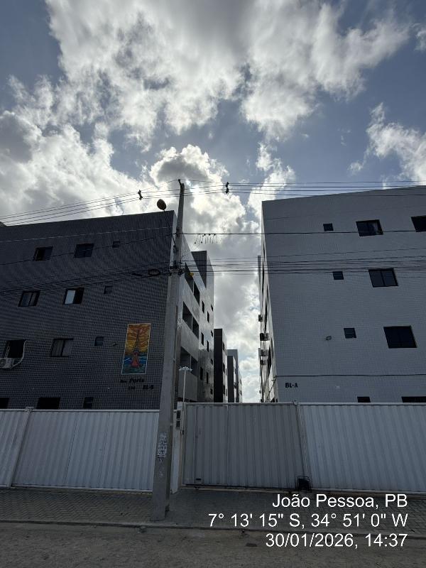 Vende-se em Joao Pessoa-PB  apto, 53.63 de área total, 43.38 de área privativa,  2_qto(s), WC, 1_sala(s), cozinha, 1_vaga(s) de garagem.
