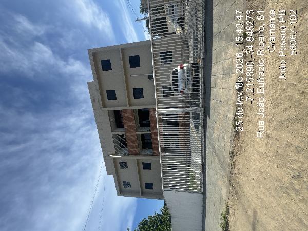 Vende-se em Joao Pessoa-PB  apto, 97.79 de área total, 58.32 de área privativa,  2_qto(s), varanda, WC, 1_sala(s), cozinha, 1_vaga(s) de garagem.