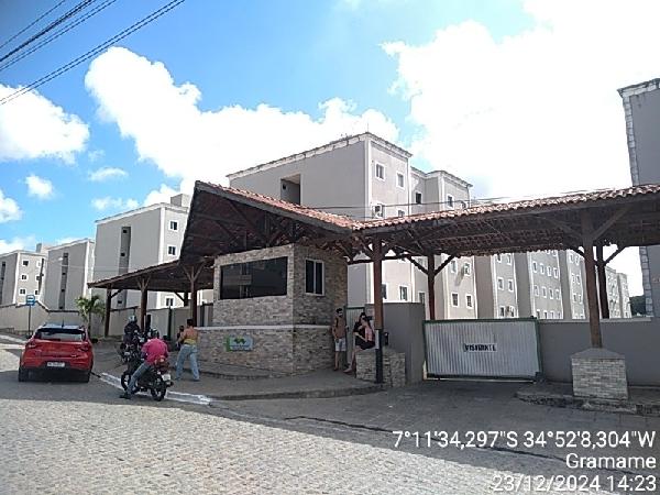 Vende-se em Joao Pessoa-PB  apto, 81.15 de área total, 44.63 de área privativa,  2_qto(s), a.serv, WC, 1_sala(s), cozinha, 1_vaga(s) de garagem.