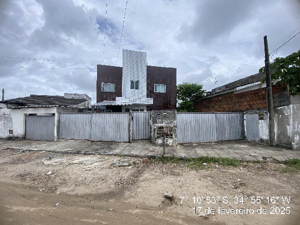 Vende-se em Joao Pessoa-PB  apto, 118.02 de área total, 88.70 de área privativa,  2_qto(s), a.serv, WC, 1_sala(s), cozinha, 1_vaga(s) de garagem.