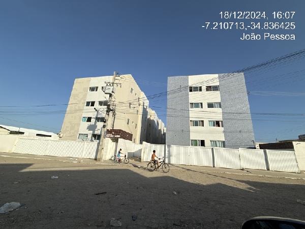 Vende-se em Joao Pessoa-PB  apto, 65.49 de área total, 43.24 de área privativa,  2_qto(s), a.serv, WC, 1_sala(s), cozinha, 1_vaga(s) de garagem.
