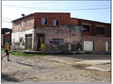 Vende-se em Fortaleza-CE  Casa, 210.00 de área privativa, 0.00 de área do terreno.