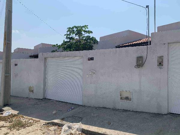 Vende-se em Horizonte-CE  Casa, 66.15 de área privativa, 932.04 de área do terreno,  2_qto(s), a.serv, WC, 1_sala(s), cozinha, 1_vaga(s) de garagem.