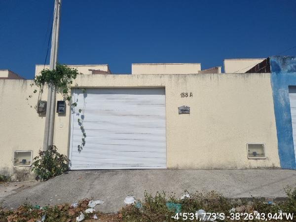 Vende-se em Horizonte-CE  Casa, 60.70 de área total, 60.70 de área privativa, 231.00 de área do terreno,  2_qto(s), WC, 1_sala(s), cozinha, 1_vaga(s) de garagem.