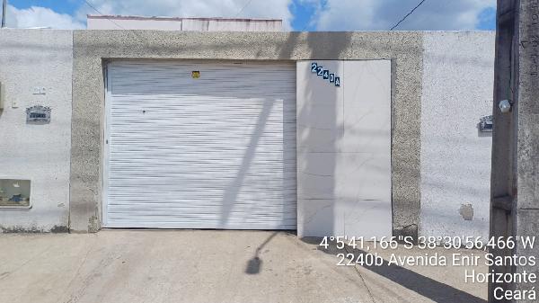 Vende-se em Horizonte-CE  Casa, 81.47 de área privativa,  2_qto(s), varanda, a.serv, WC, 1_sala(s), cozinha, 1_vaga(s) de garagem.
