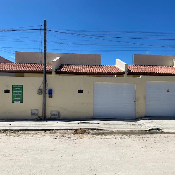 Vende-se em Horizonte-CE  Casa, 60.70 de área total, 60.70 de área privativa, 115.28 de área do terreno,  2_qto(s), a.serv, WC, 1_sala(s), cozinha, 1_vaga(s) de garagem.