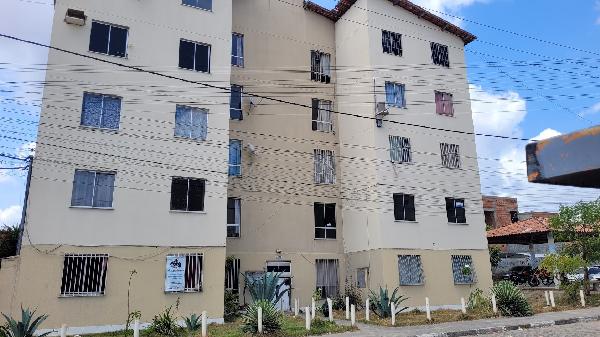 Vende-se em Feira De Santana-BA  apto, 41.85 de área total, 40.12 de área privativa,  2_qto(s), a.serv, WC, 1_sala(s), cozinha.