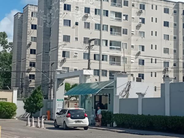 Vende-se em Aracaju-SE  apto, 61.37 de área total, 49.79 de área privativa,  2_qto(s), a.serv, WC, 1_sala(s), cozinha, 1_vaga(s) de garagem.