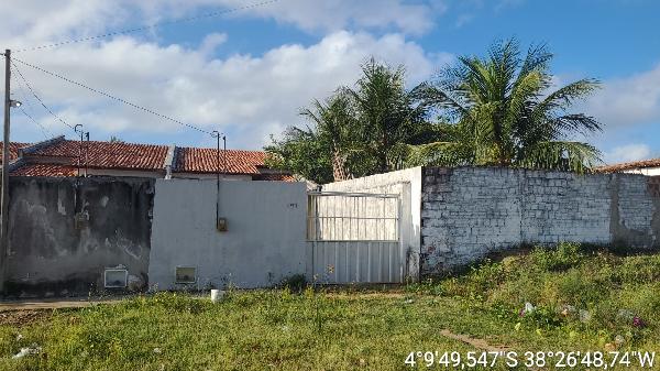 Vende-se em Pacajus-CE  Casa, 91.00 de área privativa, 209.55 de área do terreno,  2_qto(s), a.serv, WC, 1_sala(s), cozinha, 2_vaga(s) de garagem.