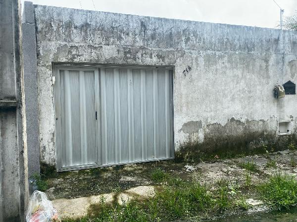 Vende-se em Horizonte-CE  Casa, 76.37 de área total, 76.37 de área privativa, 180.00 de área do terreno,  2_qto(s), WC, 1_sala(s), 1_vaga(s) de garagem.