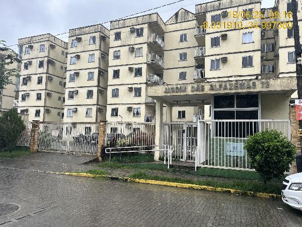 Vende-se em Camaragibe-PE  apto, 82.19 de área total, 48.39 de área privativa,  2_qto(s), varanda, a.serv, WC, 1_sala(s), cozinha, 1_vaga(s) de garagem.