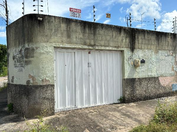 Vende-se em Horizonte-CE  Casa, 105.00 de área total, 105.00 de área privativa, 251.40 de área do terreno,  2_qto(s), a.serv, WC, 2_sala(s), cozinha, 1_vaga(s) de garagem.