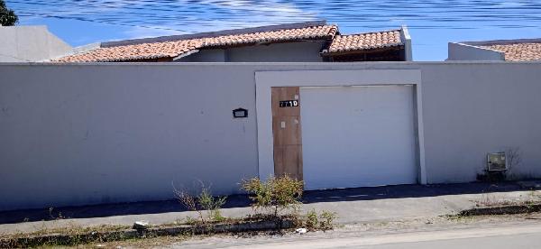Vende-se em Horizonte-CE  Casa, 72.77 de área total, 72.77 de área privativa, 309.37 de área do terreno,  2_qto(s), varanda, a.serv, WC, 1_sala(s), cozinha, 1_vaga(s) de garagem.