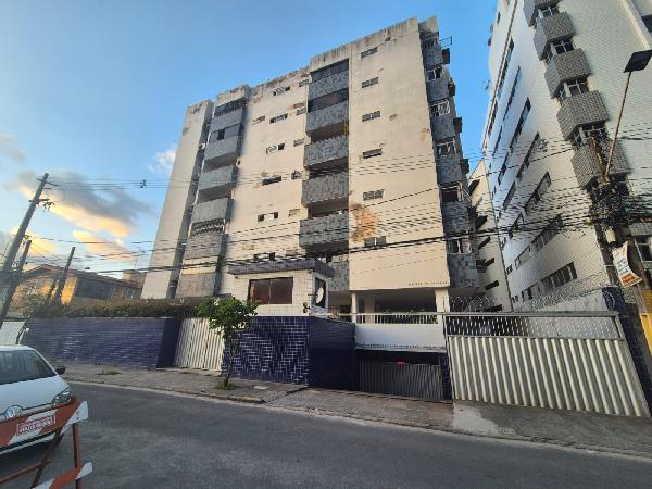 Vende-se em Jaboatao Dos Guararapes-PE  apto, 117.64 de área total, 117.64 de área privativa,  2_qto(s), varanda, a.serv, WC, WC Emp, 2_sala(s), DCE, cozinha.