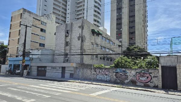 Vende-se em Olinda-PE  apto, 106.00 de área total, 75.00 de área privativa,  2_qto(s), a.serv, WC, WC Emp, 1_sala(s), DCE, cozinha, Terraco.
