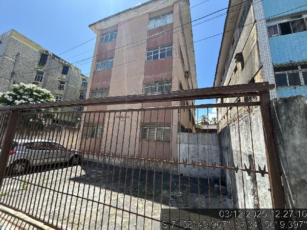 Vende-se em Olinda-PE  apto, 37.50 de área total, 37.50 de área privativa,  1_qto(s), WC, 1_sala(s), cozinha.