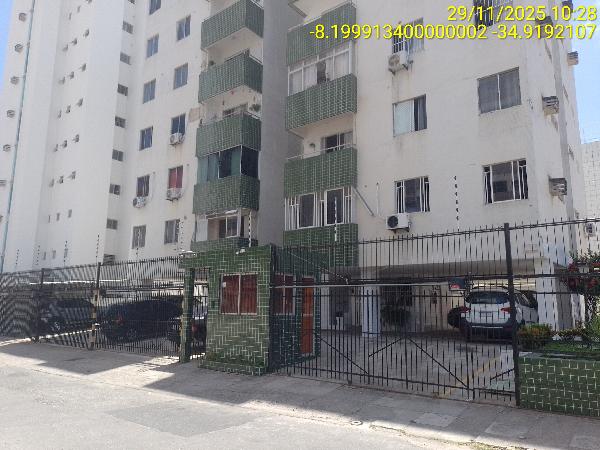 Vende-se em Jaboatao Dos Guararapes-PE  apto, 72.44 de área total, 72.44 de área privativa,  2_qto(s), varanda, a.serv, WC, 1_sala(s), cozinha.