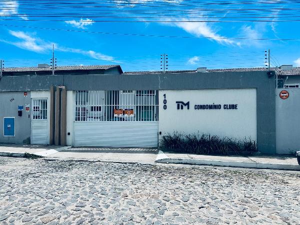 Vende-se em Itaitinga-CE  apto, 65.02 de área total, 60.38 de área privativa, 1_vaga(s) de garagem.