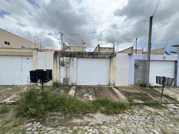 Vende-se em Itaitinga-CE  Casa, 85.06 de área total, 85.06 de área privativa, 154.00 de área do terreno,  2_qto(s).