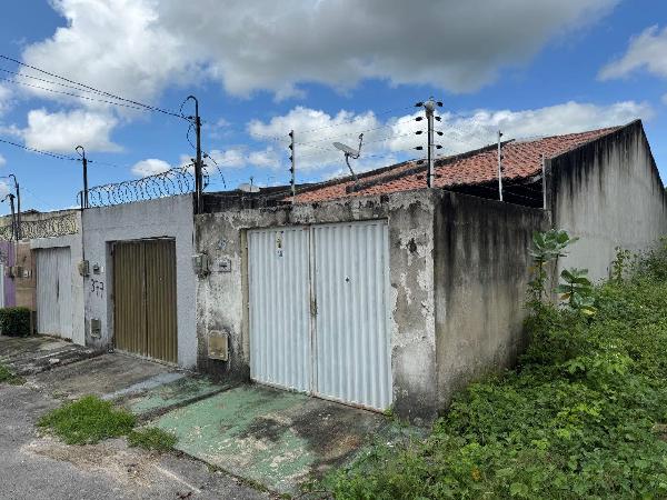 Vende-se em Itaitinga-CE  Casa, 72.62 de área total, 72.62 de área privativa, 100.00 de área do terreno,  2_qto(s), a.serv, WC, 1_sala(s), cozinha, 1_vaga(s) de garagem.
