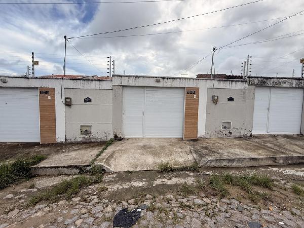 Vende-se em Itaitinga-CE  Casa, 89.50 de área total, 89.50 de área privativa, 154.00 de área do terreno,  2_qto(s), a.serv, WC, 1_sala(s), cozinha.
