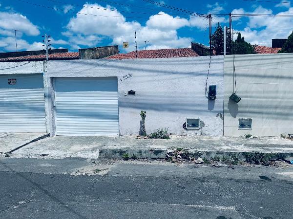 Vende-se em Horizonte-CE  Casa, 86.23 de área total, 86.23 de área privativa, 150.00 de área do terreno.
