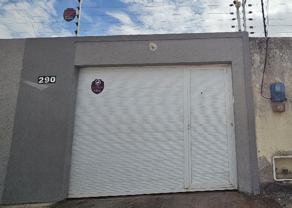 Vende-se em Itaitinga-CE  Casa, 87.76 de área total, 87.76 de área privativa, 137.50 de área do terreno,  2_qto(s), a.serv, WC, 1_sala(s), cozinha.