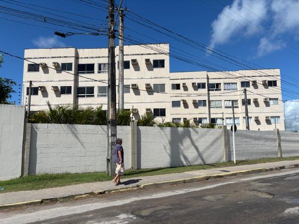 Vende-se em Sao Lourenco Da Mata-PE  apto, 70.39 de área total, 53.55 de área privativa,  3_qto(s), a.serv, WC, 1_sala(s), cozinha, 1_vaga(s) de garagem.