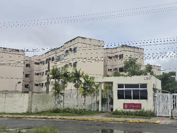 Vende-se em Sao Lourenco Da Mata-PE  apto, 70.39 de área total, 53.55 de área privativa,  3_qto(s), a.serv, WC, 1_sala(s), cozinha, 1_vaga(s) de garagem.
