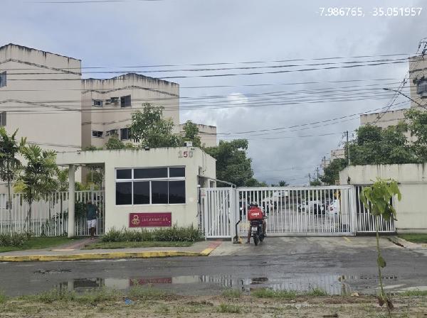 Vende-se em Sao Lourenco Da Mata-PE  apto, 70.39 de área total, 53.55 de área privativa,  3_qto(s), a.serv, WC, 1_sala(s), cozinha, 1_vaga(s) de garagem.