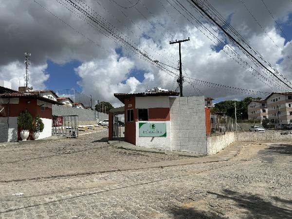 Vende-se em Maceio-AL  apto, 46.13 de área total, 41.36 de área privativa,  2_qto(s), WC, 1_sala(s), cozinha.