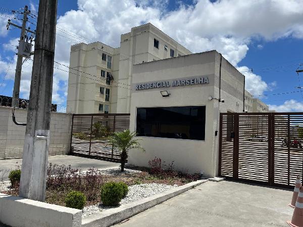 Vende-se em Maceio-AL  apto, 67.74 de área total, 46.55 de área privativa,  2_qto(s), WC, 1_sala(s), cozinha, 1_vaga(s) de garagem.