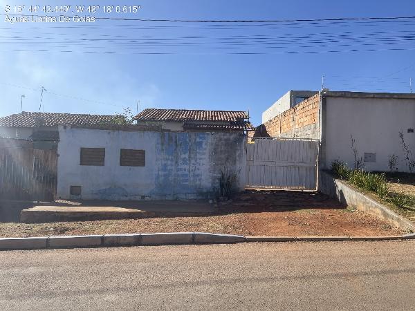 Vende-se em Aguas Lindas De Goias-GO  Casa, 66.43 de área privativa, 200.00 de área do terreno,  2_qto(s), varanda, a.serv, WC, 1_sala(s), cozinha.