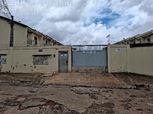 Vende-se em Aguas Lindas De Goias-GO  apto, 80.96 de área privativa,  2_qto(s), a.serv, WC, 1_sala(s), 1 lavabo(s), cozinha, 1_vaga(s) de garagem.