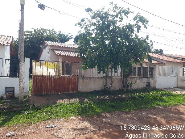 Vende-se em Aguas Lindas De Goias-GO  Casa, 59.81 de área privativa, 200.00 de área do terreno,  2_qto(s), WC, 1_sala(s), cozinha, 1_vaga(s) de garagem.