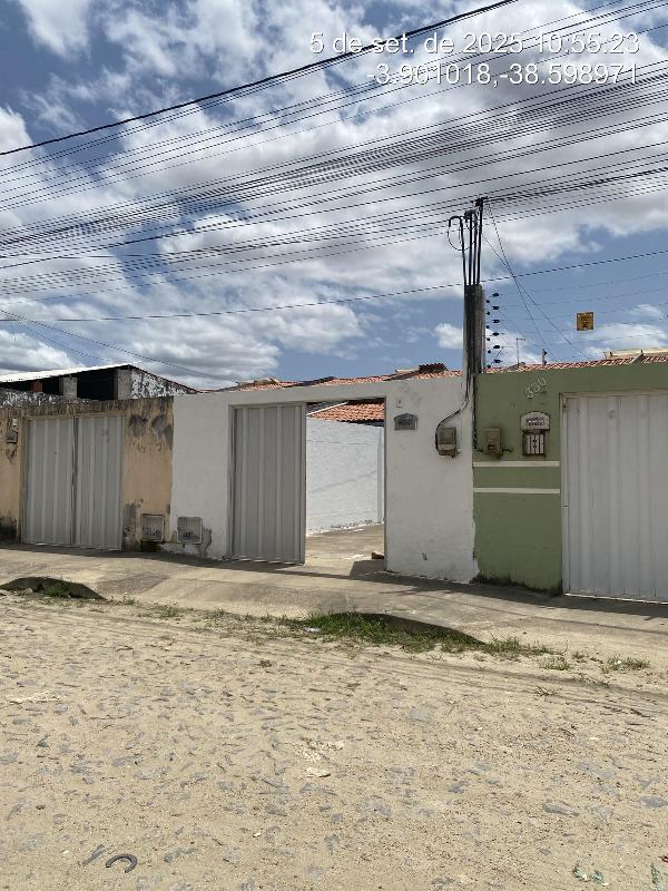 Vende-se em Pacatuba-CE  Casa, 89.25 de área total, 89.25 de área privativa, 176.00 de área do terreno,  2_qto(s), a.serv, WC, 1_sala(s).