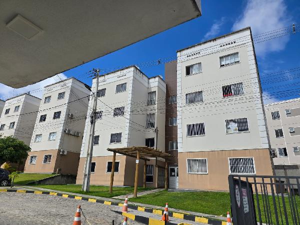 Vende-se em Feira De Santana-BA  apto, 43.65 de área total, 43.65 de área privativa,  2_qto(s), a.serv, WC, 1_sala(s), cozinha.
