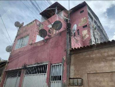 Vende-se em Salvador-BA  apto, 103.00 de área privativa,  2_qto(s), varanda, a.serv, WC, 1_sala(s), cozinha, 1_vaga(s) de garagem.