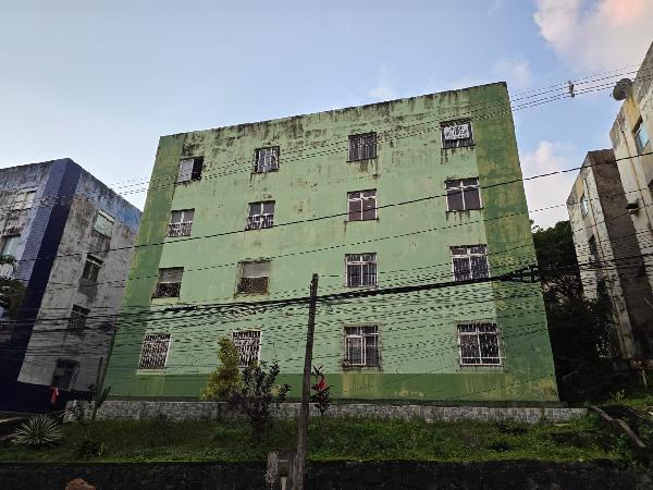 Vende-se em Salvador-BA  apto, 51.56 de área total, 51.56 de área privativa,  2_qto(s), a.serv, WC, 1_sala(s), cozinha.