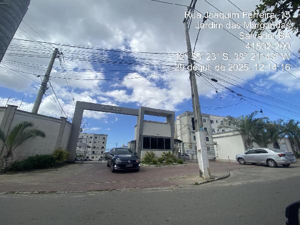 Vende-se em Salvador-BA  apto, 60.74 de área total, 41.40 de área privativa,  2_qto(s), a.serv, WC, 1_sala(s), cozinha, 1_vaga(s) de garagem.