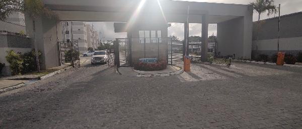 Vende-se em Feira De Santana-BA  apto, 46.90 de área total, 40.12 de área privativa,  2_qto(s), a.serv, WC, 1_sala(s), cozinha.