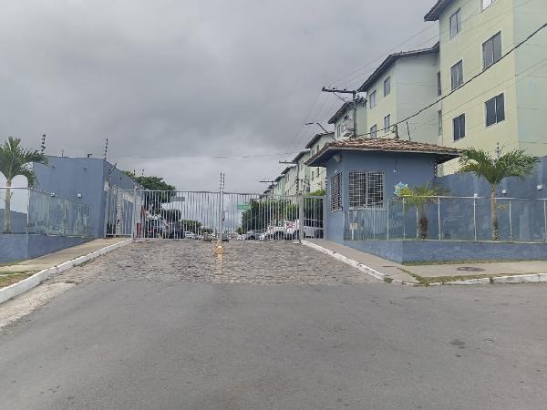 Vende-se em Feira De Santana-BA  apto, 43.58 de área total, 43.58 de área privativa,  2_qto(s), a.serv, WC, 1_sala(s), cozinha.