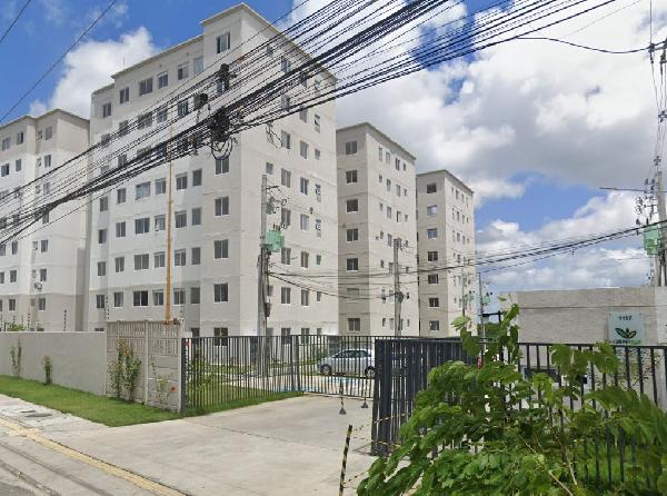 Vende-se em Salvador-BA  apto, 39.60 de área privativa,  2_qto(s), a.serv, WC, 1_sala(s), cozinha.