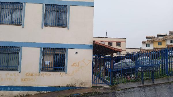 Vende-se em Belo Horizonte-MG  apto, 70.00 de área total, 70.00 de área privativa,  2_qto(s), a.serv, WC, 1_sala(s), cozinha, 1_vaga(s) de garagem.