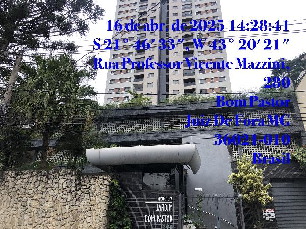 Vende-se em Juiz De Fora-MG  apto, 170.00 de área total, 210.00 de área privativa,  4_qto(s), a.serv, WC, WC Emp, 1_sala(s), DCE, cozinha, 2_vaga(s) de garagem.
