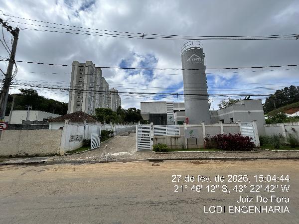Vende-se em Juiz De Fora-MG  apto, 97.74 de área total, 56.00 de área privativa,  2_qto(s), WC, 1_sala(s), cozinha.