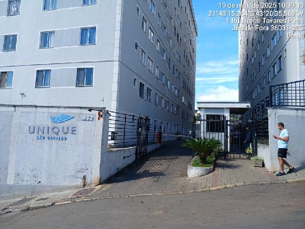 Vende-se em Juiz De Fora-MG  apto, 44.00 de área total, 69.04 de área privativa,  2_qto(s), WC, 1_sala(s), cozinha, 1_vaga(s) de garagem.